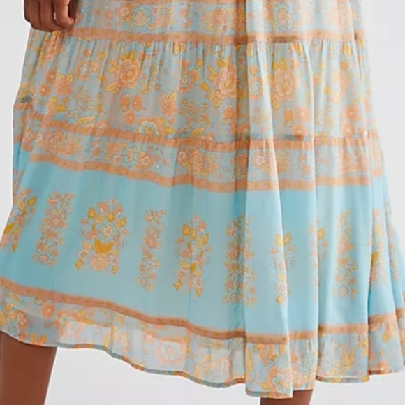 NWT Juniper Eggshell Spell Shirred dress - Picture 2 of 4